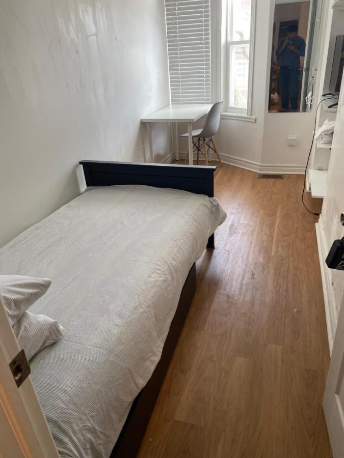 Single Room With Shared Bathroom 536C Toronto Zewnętrze zdjęcie